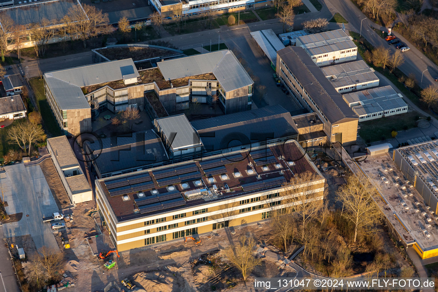 Vue aérienne de Nouveau bâtiment école polyvalente intégrée Kandel à Kandel dans le département Rhénanie-Palatinat, Allemagne