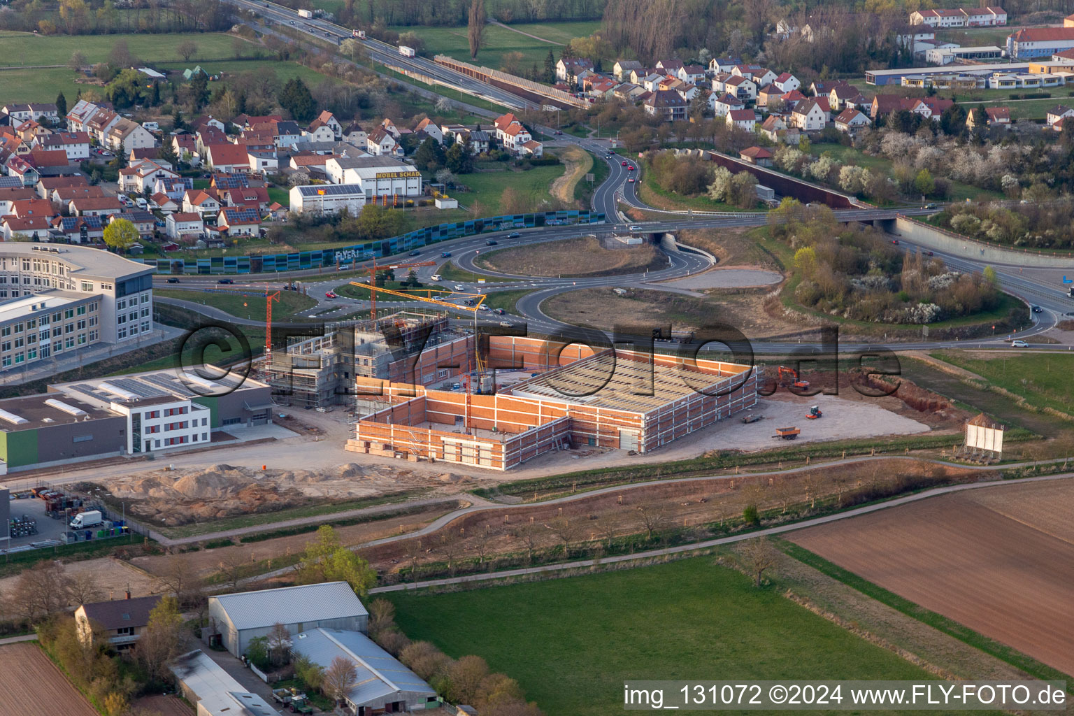 Vue aérienne de Parc d'activités au parc des expositions à le quartier Queichheim in Landau in der Pfalz dans le département Rhénanie-Palatinat, Allemagne