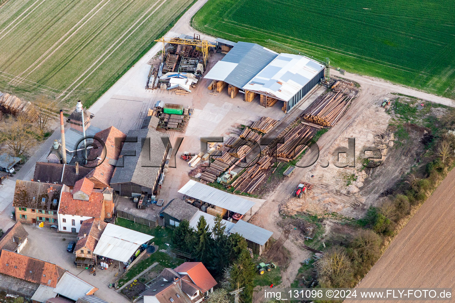 Vue aérienne de Nouvelle construction du hall incendié Holzwerk ORTH Gerd Sütterlin eK à le quartier Schaidt in Wörth am Rhein dans le département Rhénanie-Palatinat, Allemagne