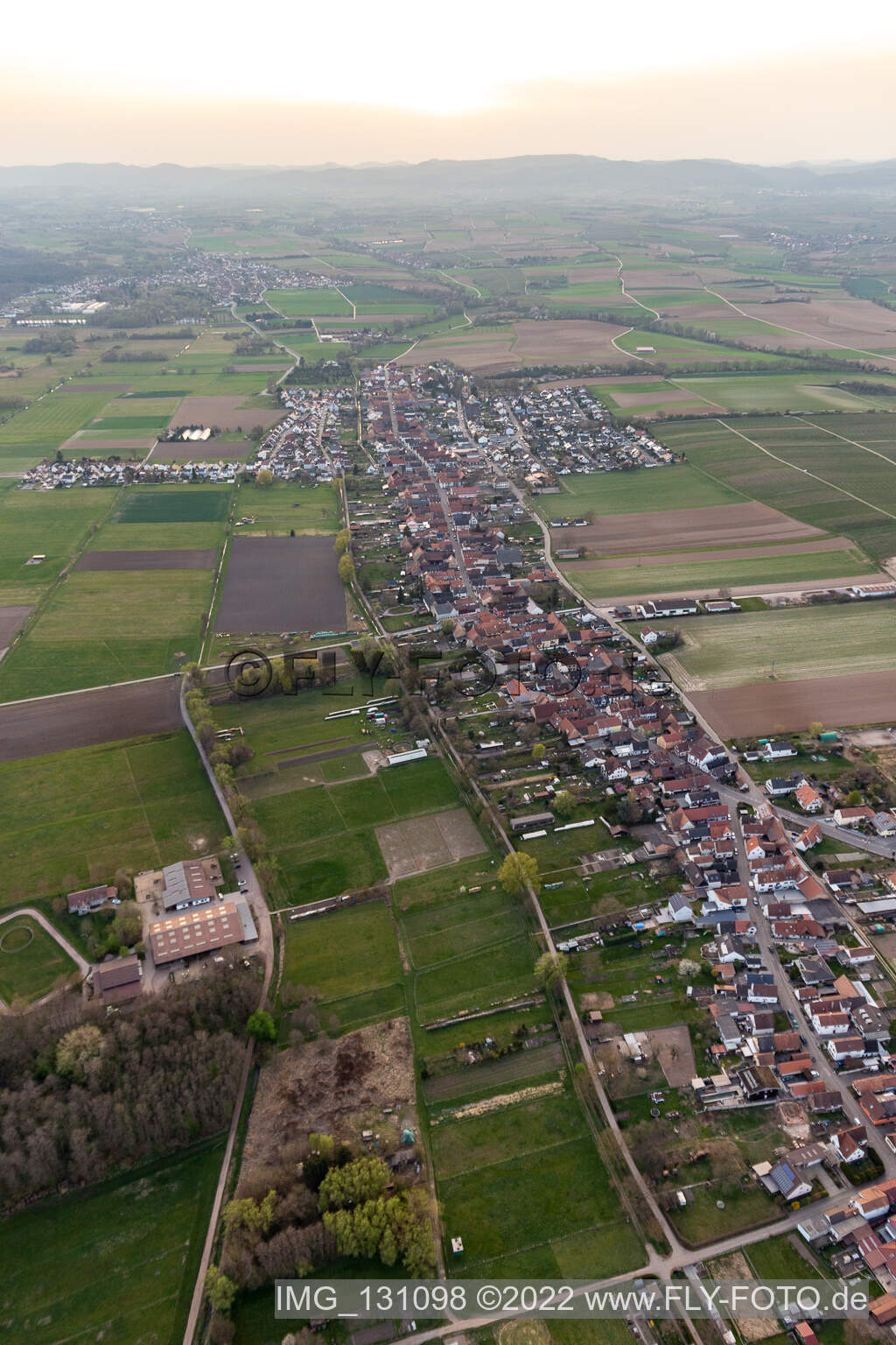 Freckenfeld dans le département Rhénanie-Palatinat, Allemagne vue du ciel