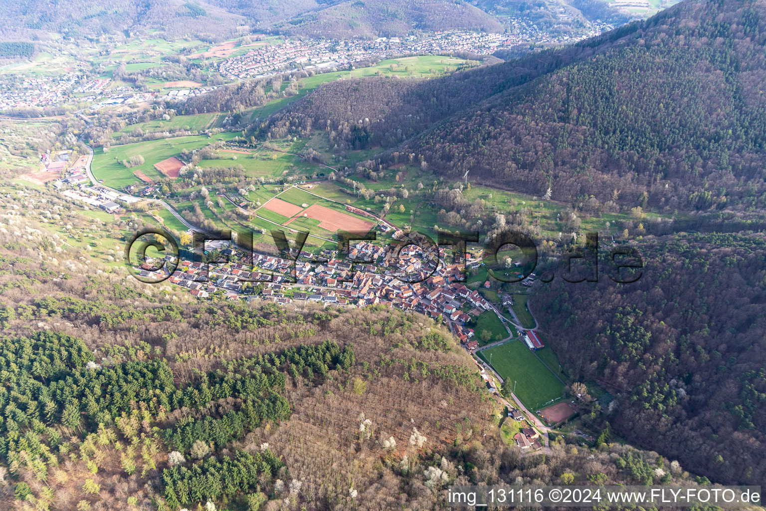 Enregistrement par drone de Quartier Gräfenhausen in Annweiler am Trifels dans le département Rhénanie-Palatinat, Allemagne