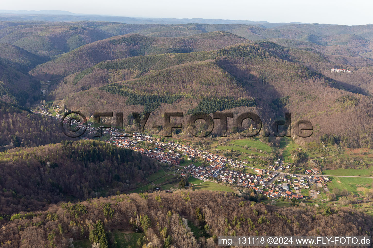 Image drone de Eußerthal dans le département Rhénanie-Palatinat, Allemagne