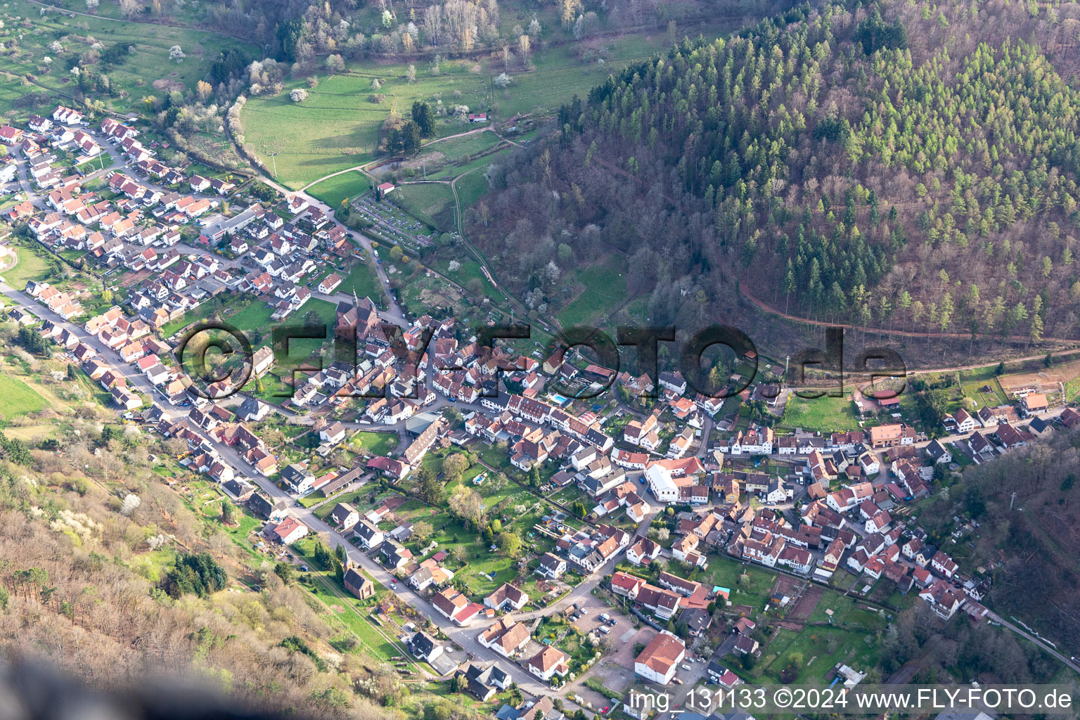 Photographie aérienne de Eußerthal dans le département Rhénanie-Palatinat, Allemagne