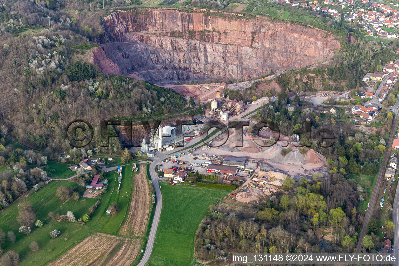 Vue aérienne de Basalt-Actien-Gesellschaft à Albersweiler dans le département Rhénanie-Palatinat, Allemagne