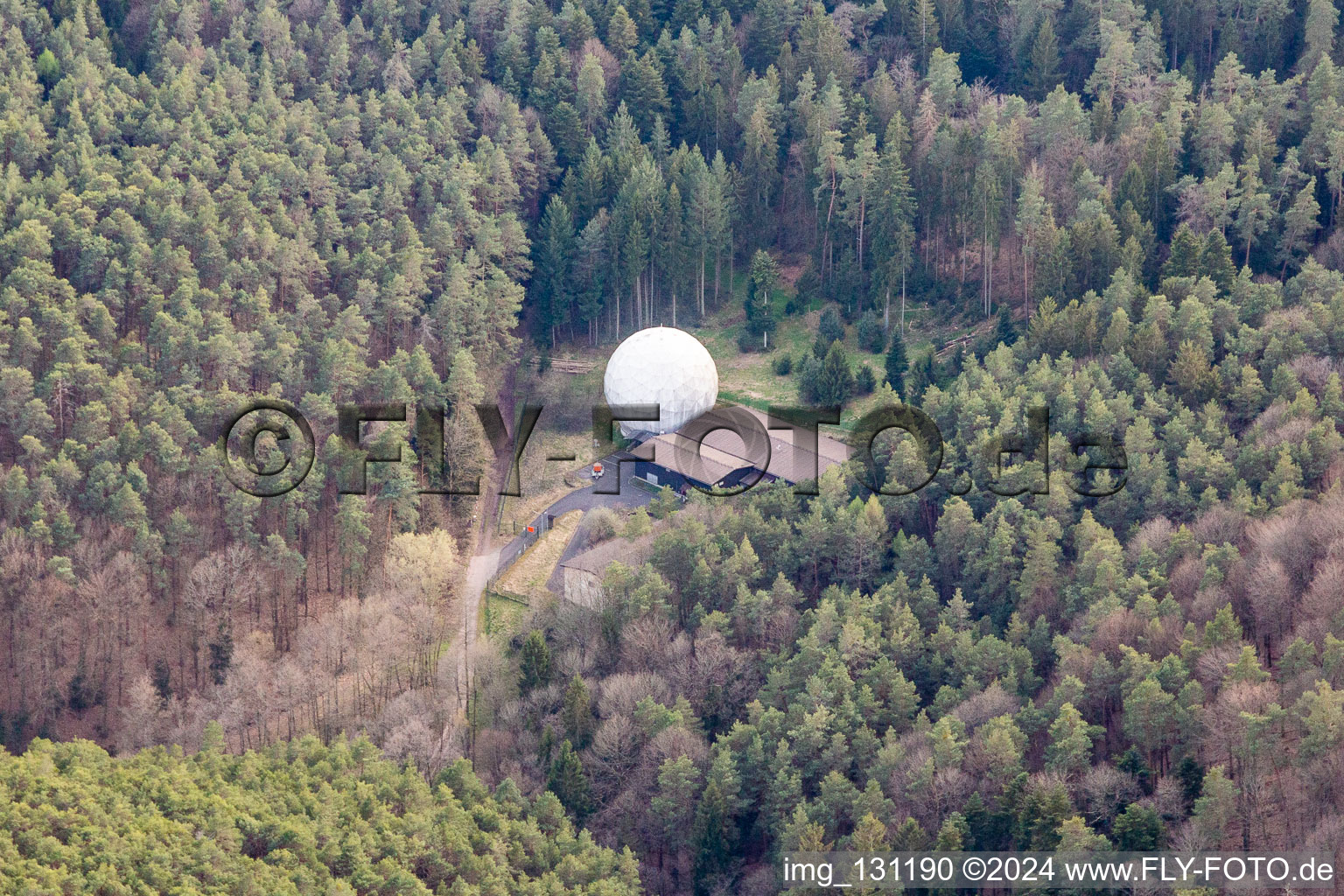 Vue aérienne de Station radar à Pleisweiler-Oberhofen dans le département Rhénanie-Palatinat, Allemagne