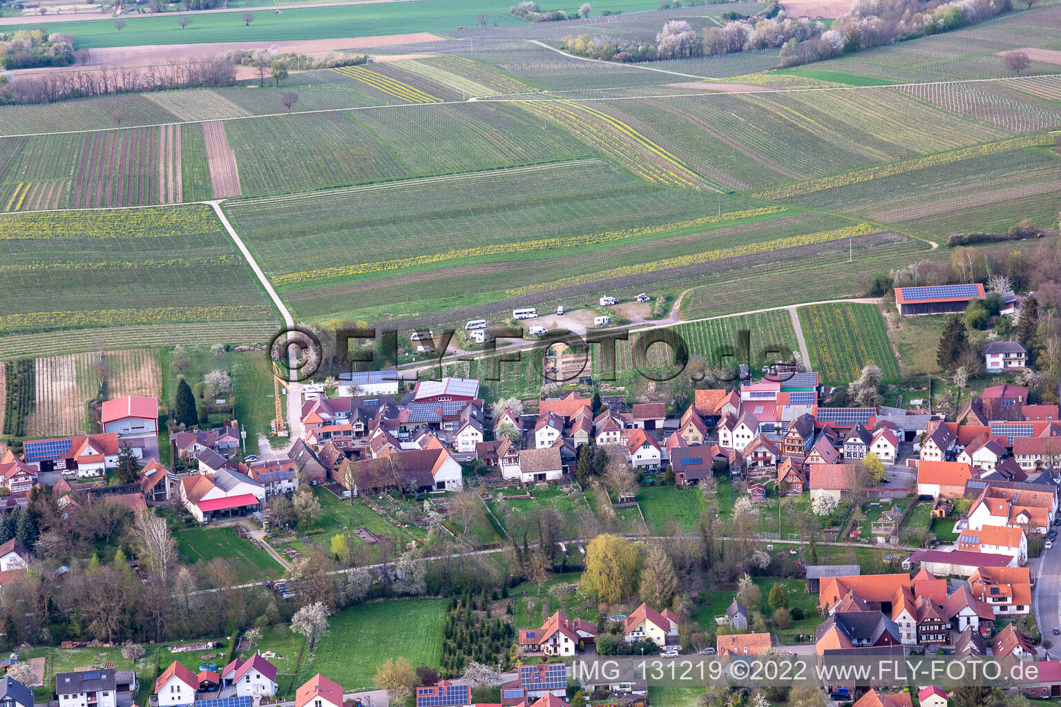 Vue aérienne de Aire de camping-car Geiger à Dierbach dans le département Rhénanie-Palatinat, Allemagne