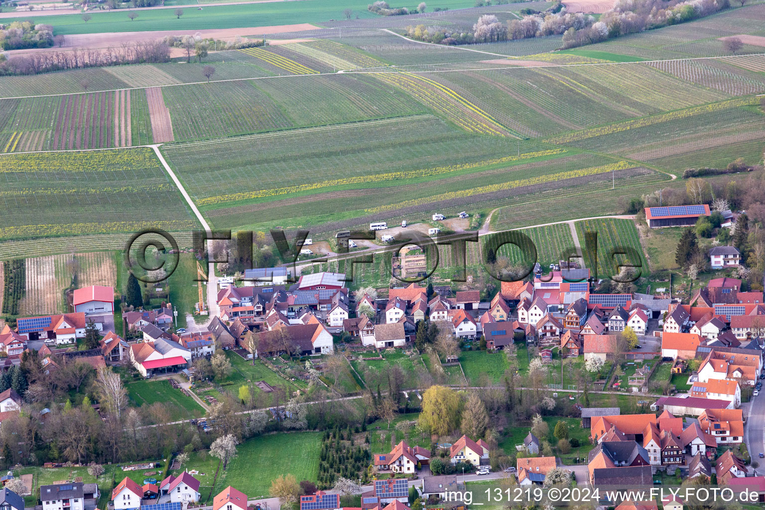 Vue aérienne de Aire de camping-car Geiger à Dierbach dans le département Rhénanie-Palatinat, Allemagne