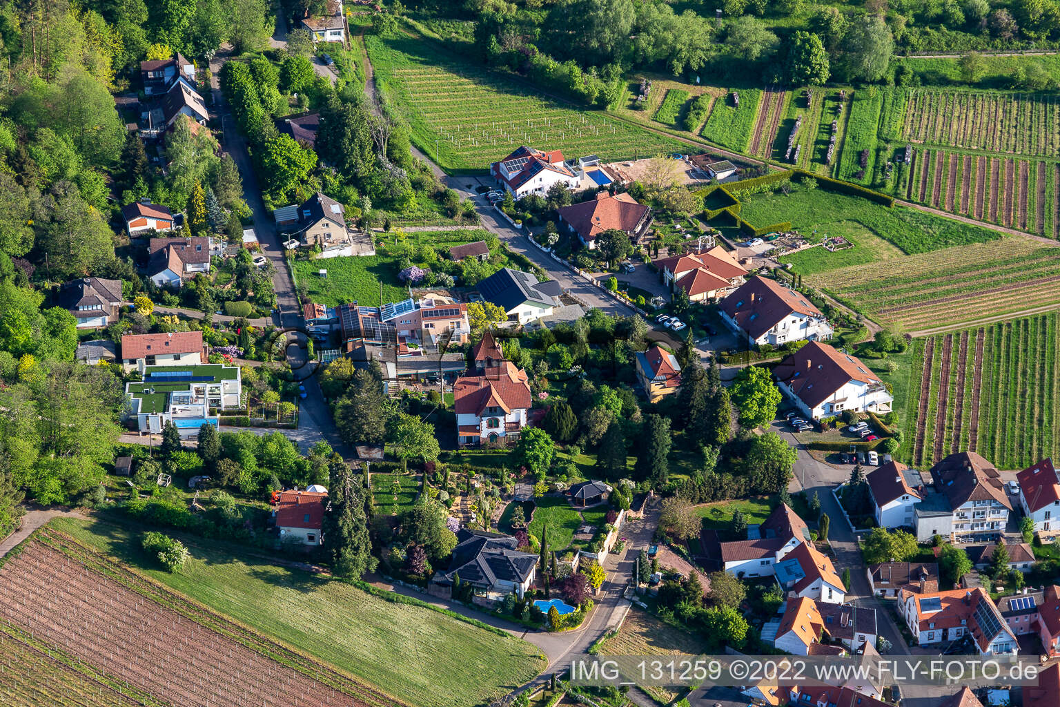 Vue aérienne de Chant des oiseaux à Weyher in der Pfalz dans le département Rhénanie-Palatinat, Allemagne