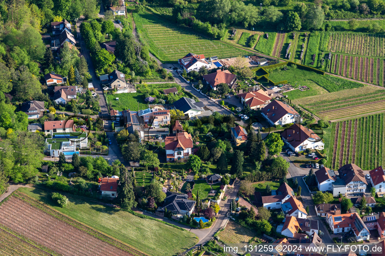 Vue aérienne de Chant des oiseaux à le quartier Weyher in Weyher in der Pfalz dans le département Rhénanie-Palatinat, Allemagne