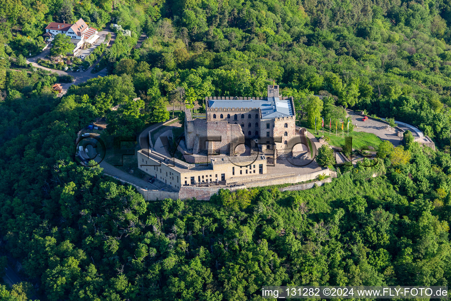 Château de Hambach à le quartier Diedesfeld in Neustadt an der Weinstraße dans le département Rhénanie-Palatinat, Allemagne d'un drone