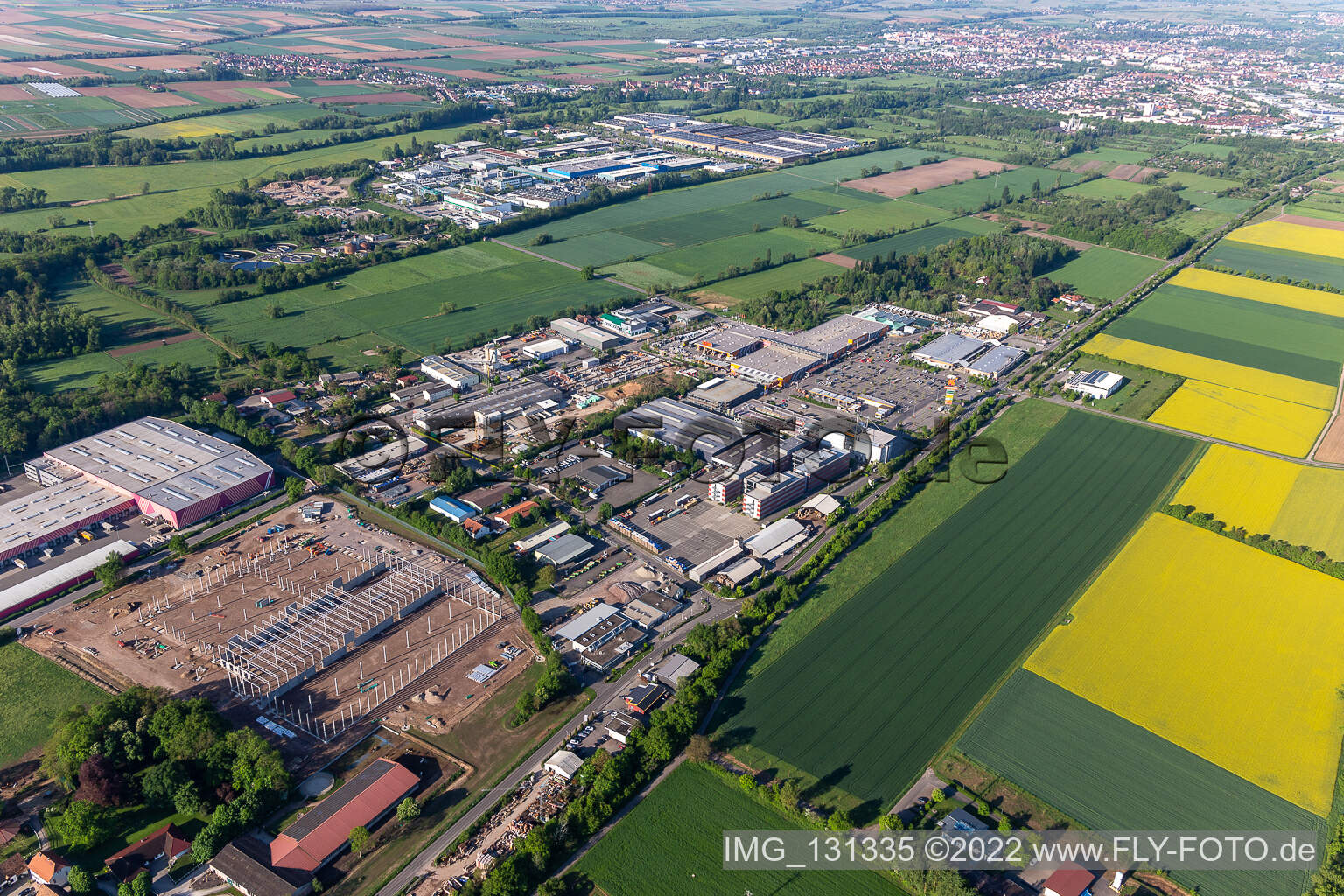 Hornbach Chantier du centre logistique de Hornbach Essingen à le quartier Dreihof in Essingen dans le département Rhénanie-Palatinat, Allemagne d'en haut