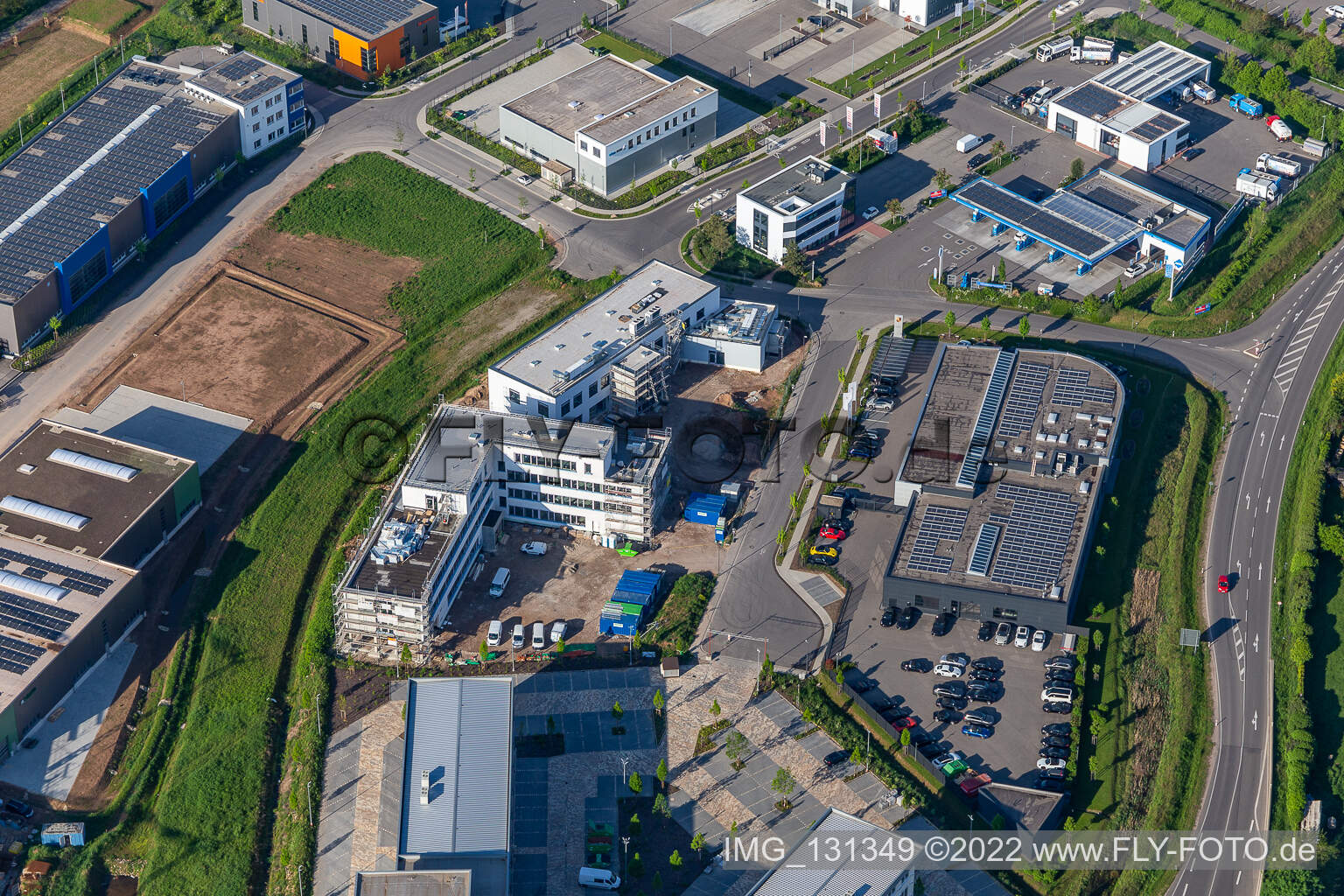 Vue aérienne de Centre Porsche de Landau à le quartier Queichheim in Landau in der Pfalz dans le département Rhénanie-Palatinat, Allemagne