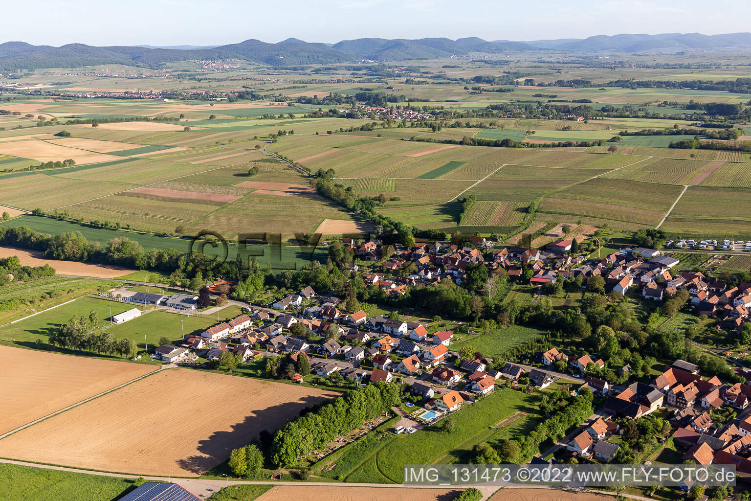 Dierbach dans le département Rhénanie-Palatinat, Allemagne depuis l'avion