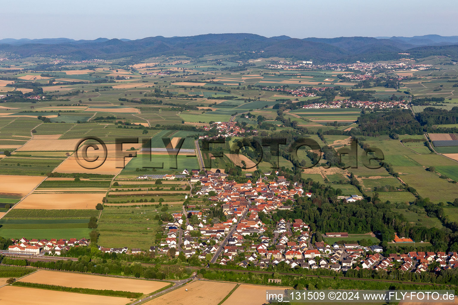 Vue oblique de Winden dans le département Rhénanie-Palatinat, Allemagne