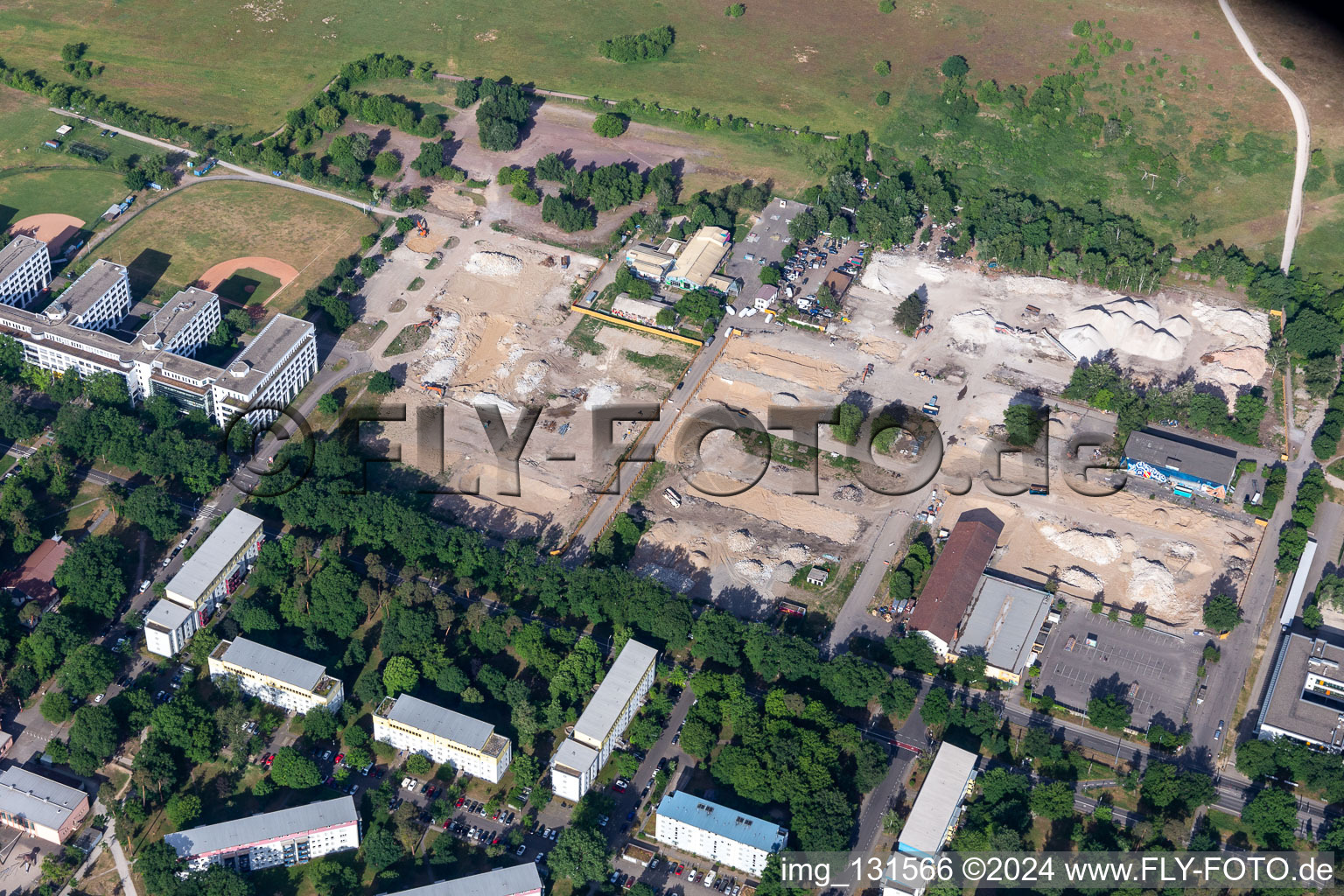 Vue aérienne de Erzbergerstr. à le quartier Nordstadt in Karlsruhe dans le département Bade-Wurtemberg, Allemagne