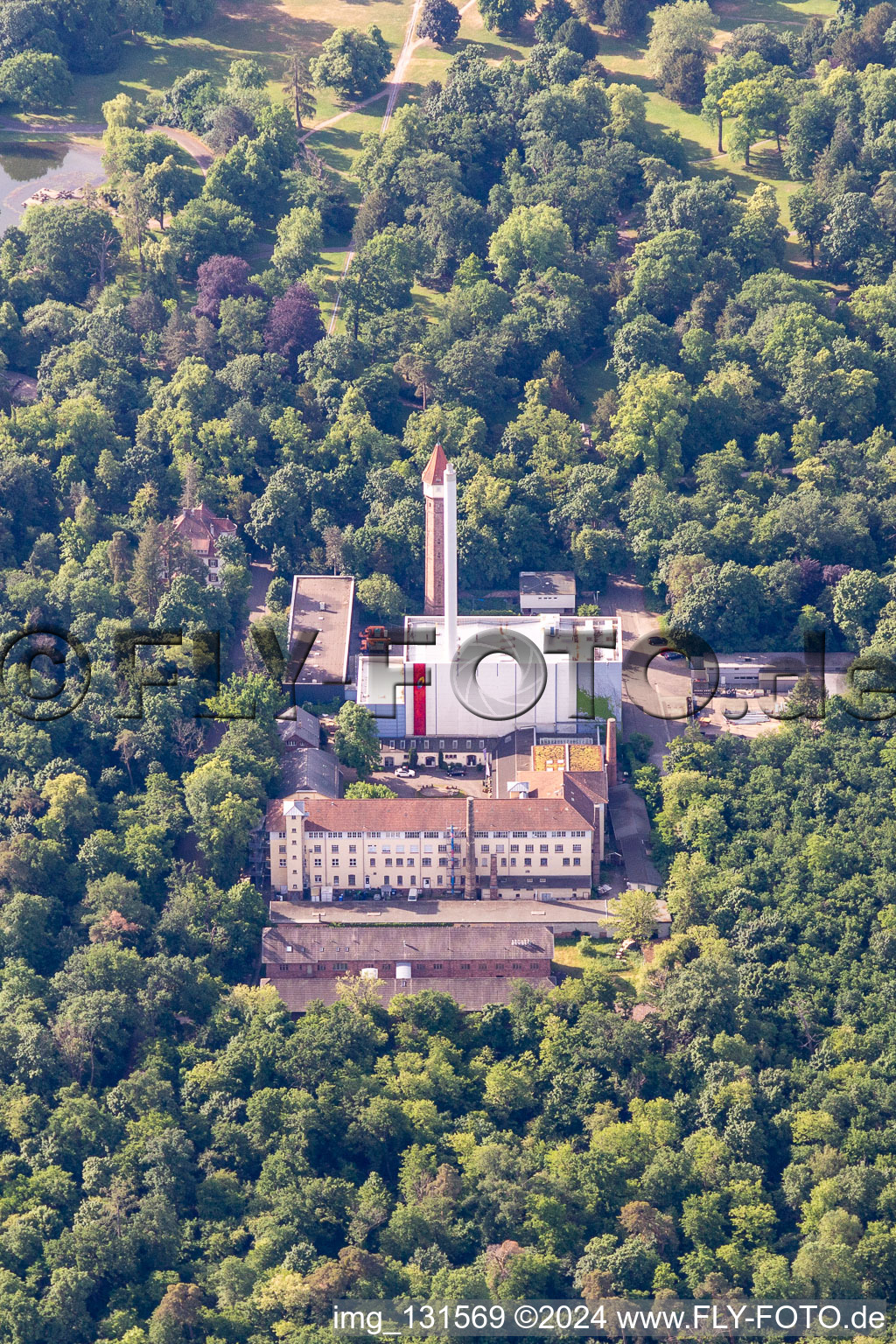 Vue aérienne de Manufacture nationale de céramiques de majolique à le quartier Innenstadt-West in Karlsruhe dans le département Bade-Wurtemberg, Allemagne