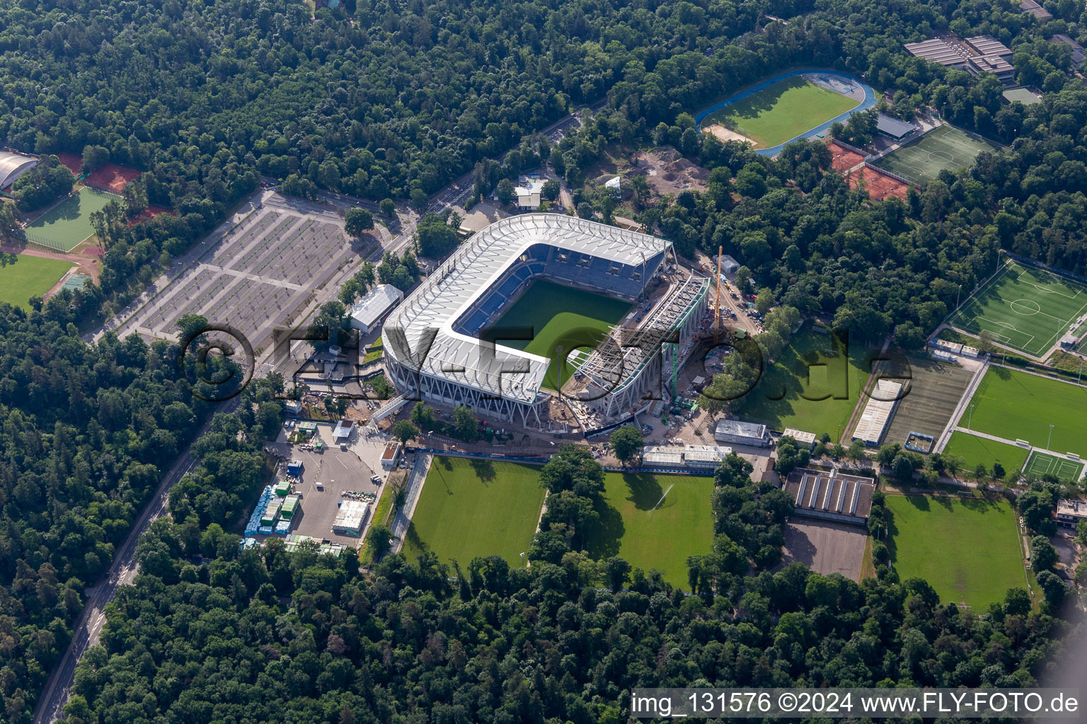 Photographie aérienne de Chantier de construction du nouveau stade du Karlsruher Sport-Club GmbH & Co. KGaA à le quartier Innenstadt-Ost in Karlsruhe dans le département Bade-Wurtemberg, Allemagne