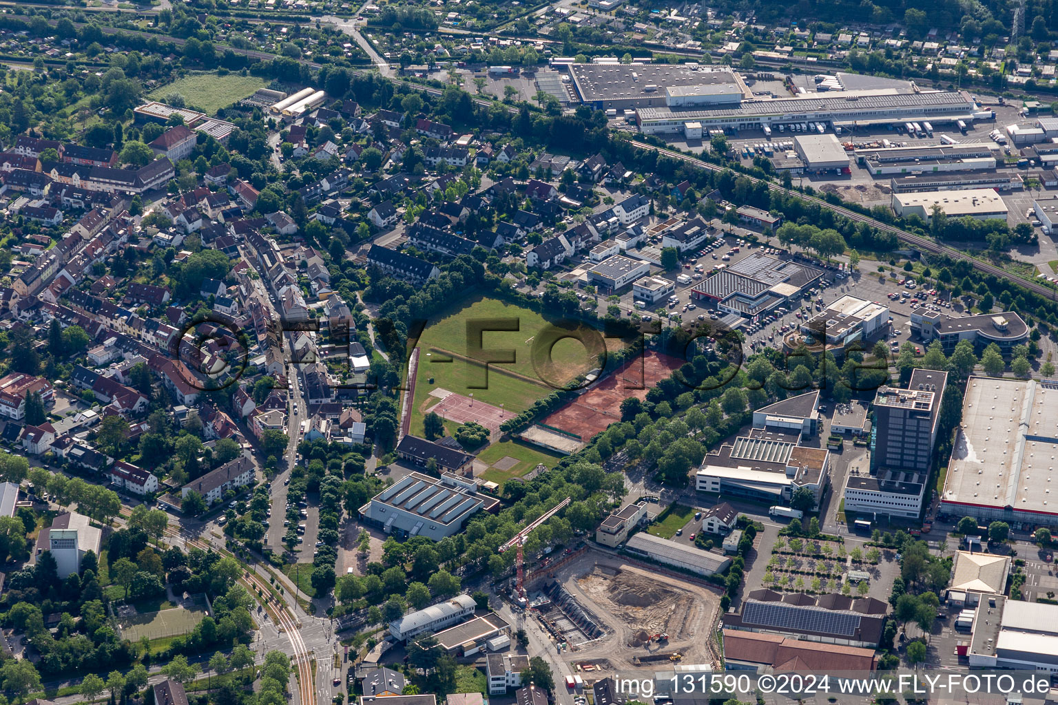 Vue aérienne de Club de gymnastique et de sport Karlsruhe Rintheim 1896 eV à le quartier Rintheim in Karlsruhe dans le département Bade-Wurtemberg, Allemagne