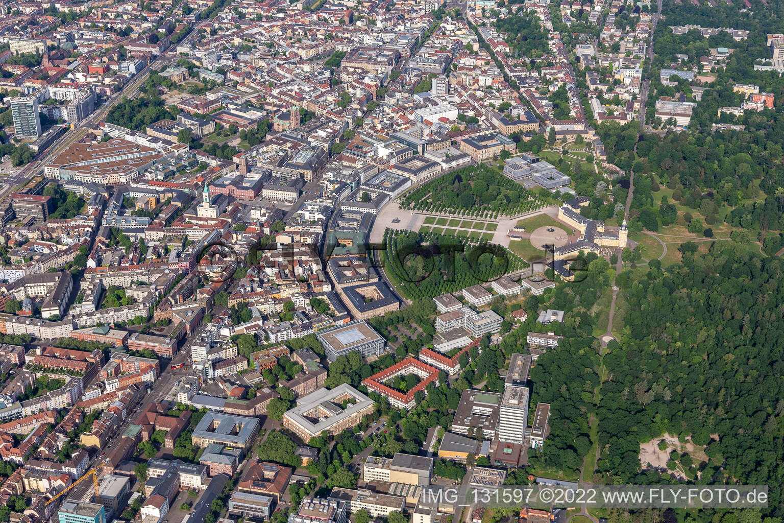 Vue aérienne de Cercle à le quartier Innenstadt-West in Karlsruhe dans le département Bade-Wurtemberg, Allemagne