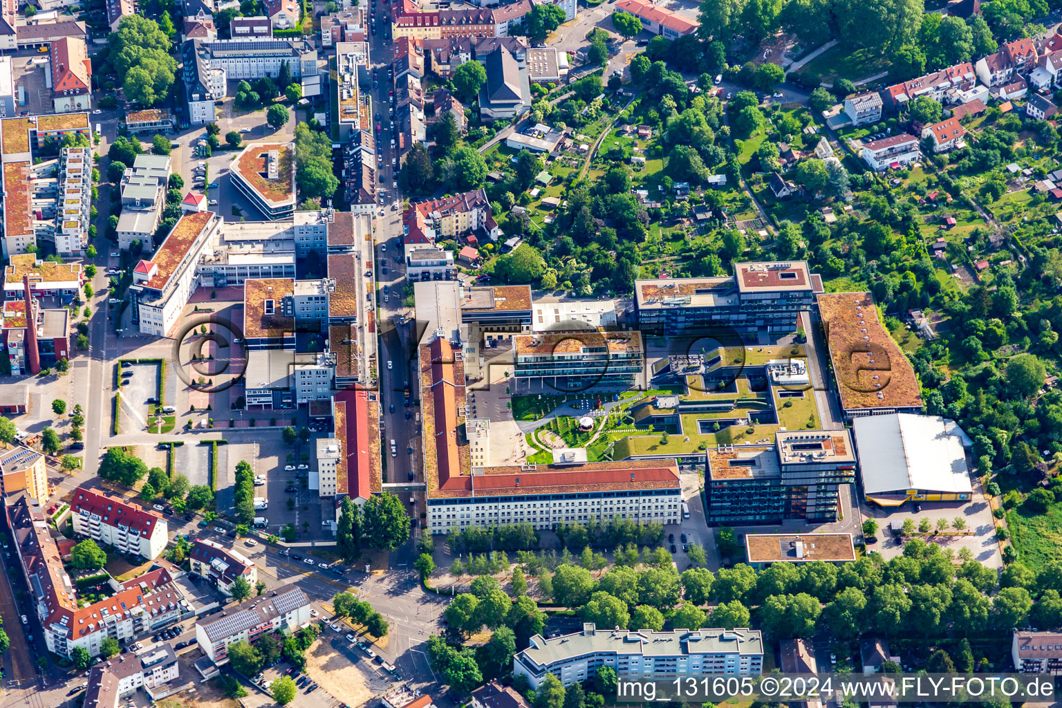 Vue aérienne de RaumFabrik (ancien site Pfaff) à le quartier Durlach in Karlsruhe dans le département Bade-Wurtemberg, Allemagne