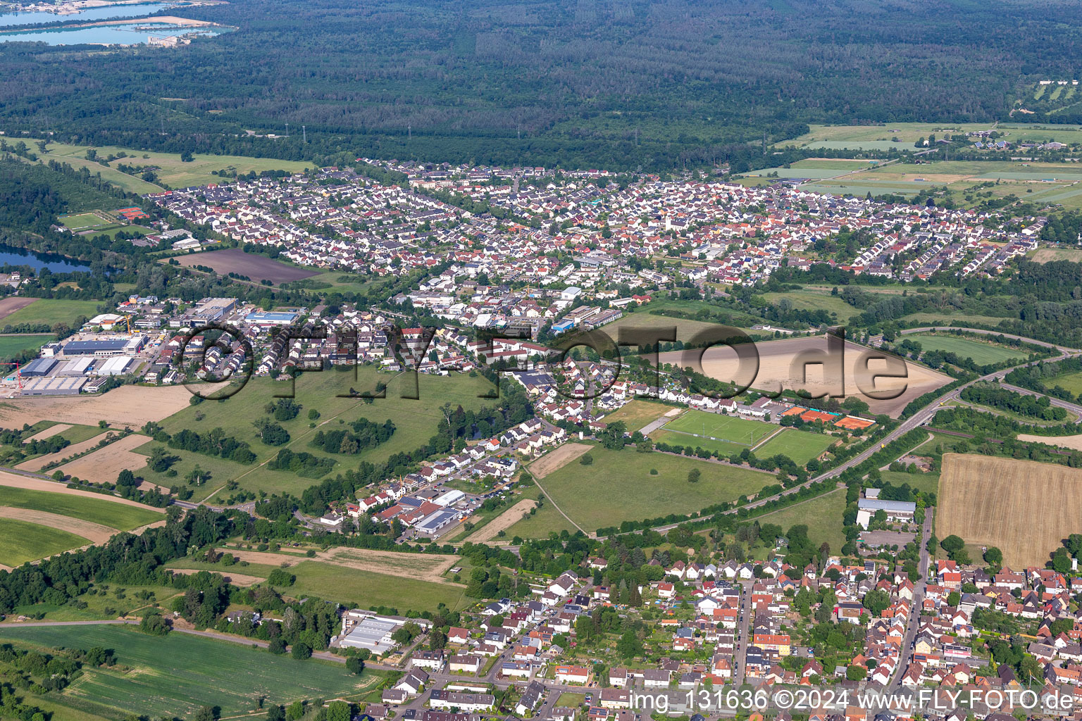 Quartier Bruchhausen in Ettlingen dans le département Bade-Wurtemberg, Allemagne hors des airs