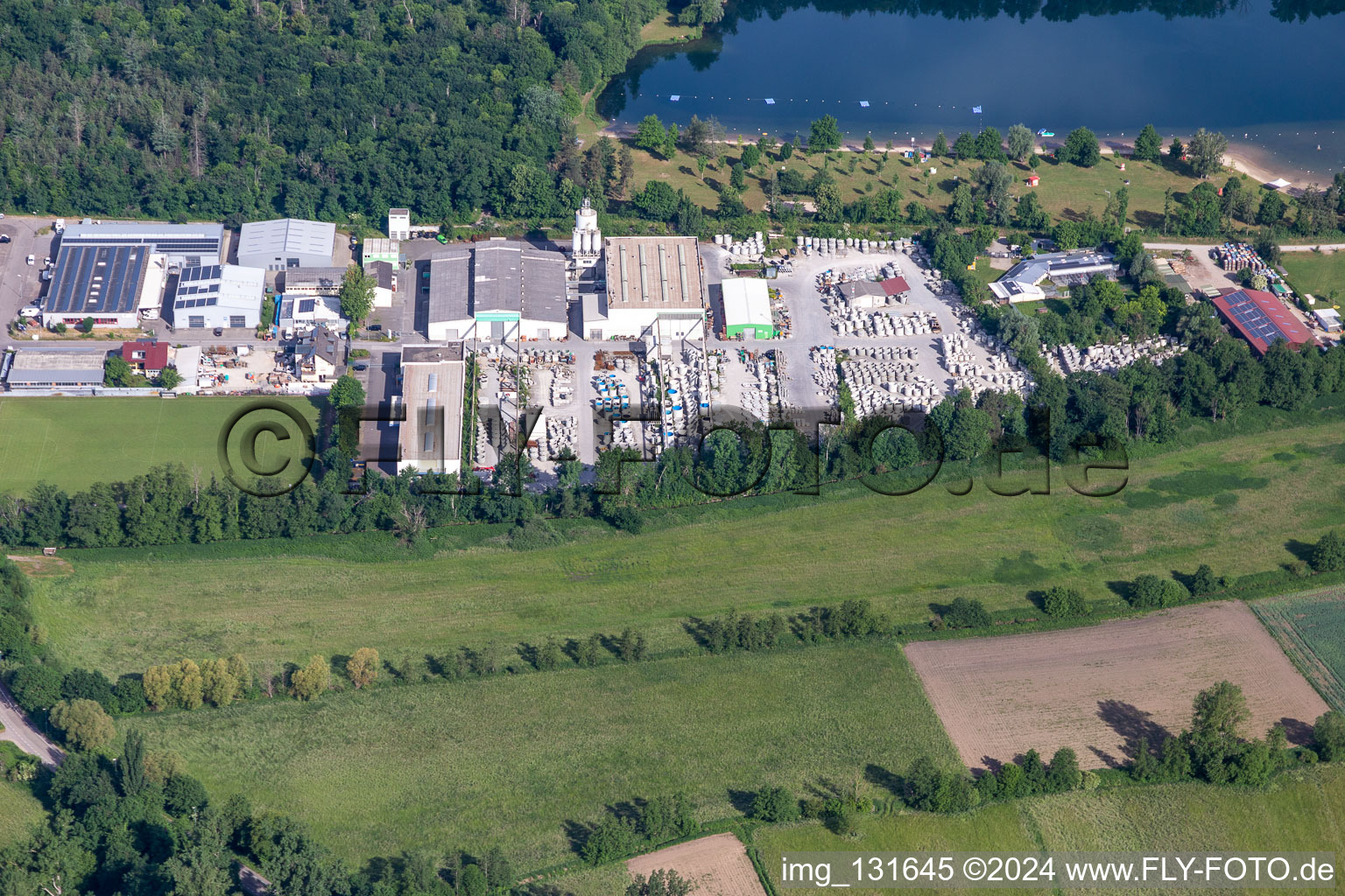 Vue aérienne de Mall GmbH, Exklusiv Systeme OHG Ettlingen, KLINGELNBERG GmbH en Bruchhausen à le quartier Bruchhausen in Ettlingen dans le département Bade-Wurtemberg, Allemagne