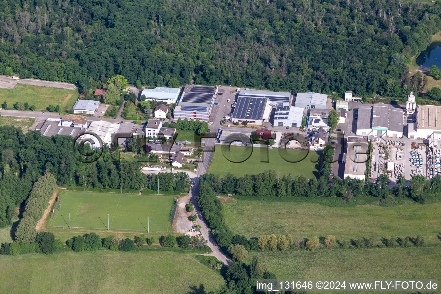 Photographie aérienne de Mall GmbH, Exklusiv Systeme OHG Ettlingen, KLINGELNBERG GmbH en Bruchhausen à le quartier Bruchhausen in Ettlingen dans le département Bade-Wurtemberg, Allemagne