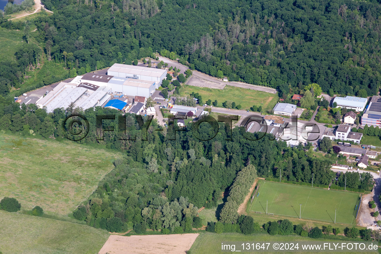 Vue oblique de Mall GmbH, Exklusiv Systeme OHG Ettlingen, KLINGELNBERG GmbH en Bruchhausen à le quartier Bruchhausen in Ettlingen dans le département Bade-Wurtemberg, Allemagne