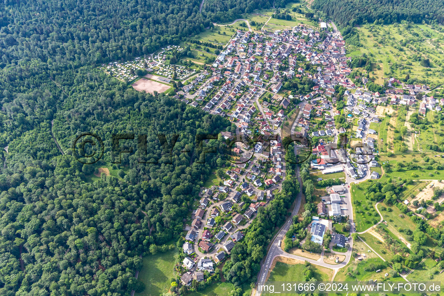 Vue aérienne de Quartier Waldprechtsweier in Malsch dans le département Bade-Wurtemberg, Allemagne