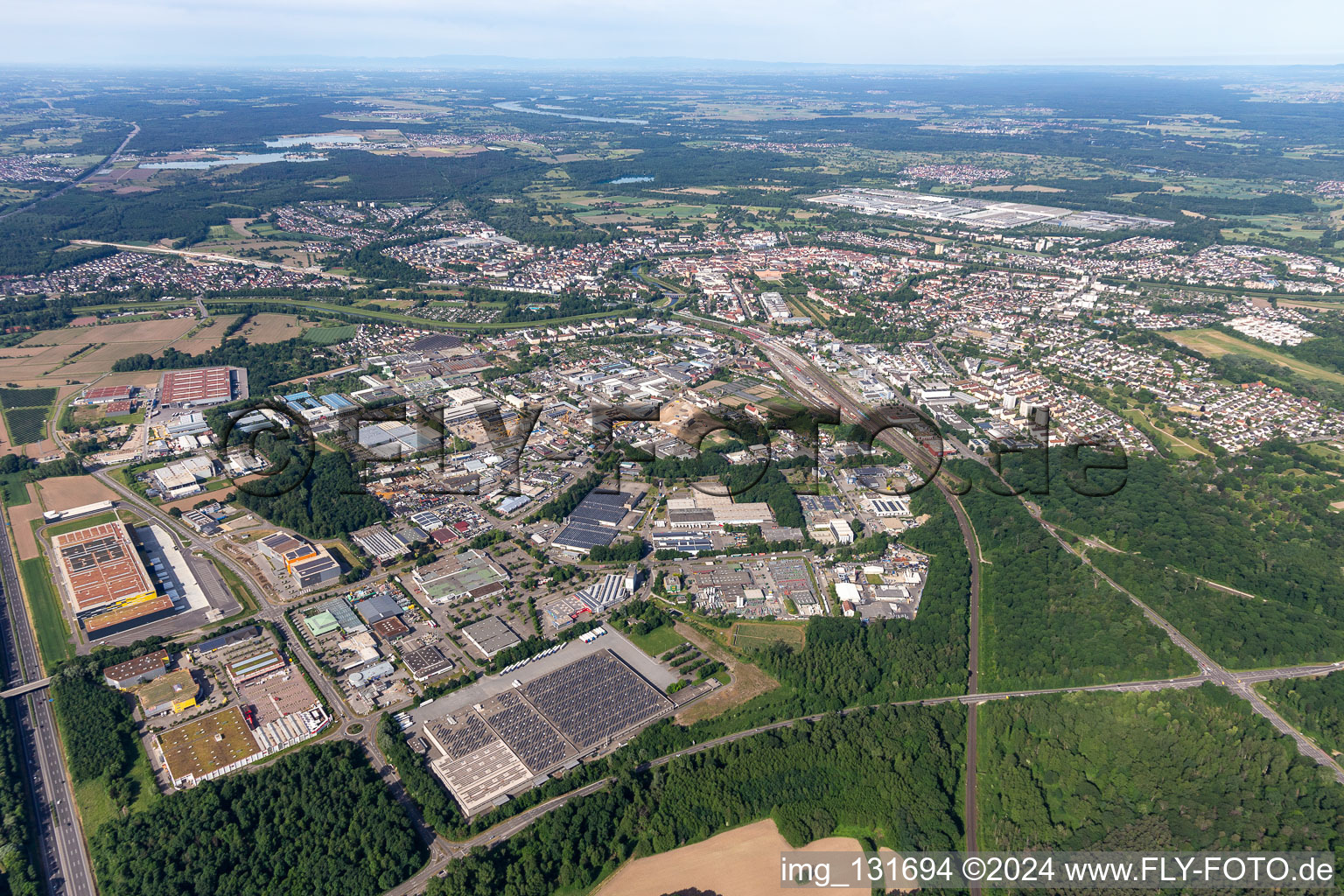 Rastatt dans le département Bade-Wurtemberg, Allemagne depuis l'avion