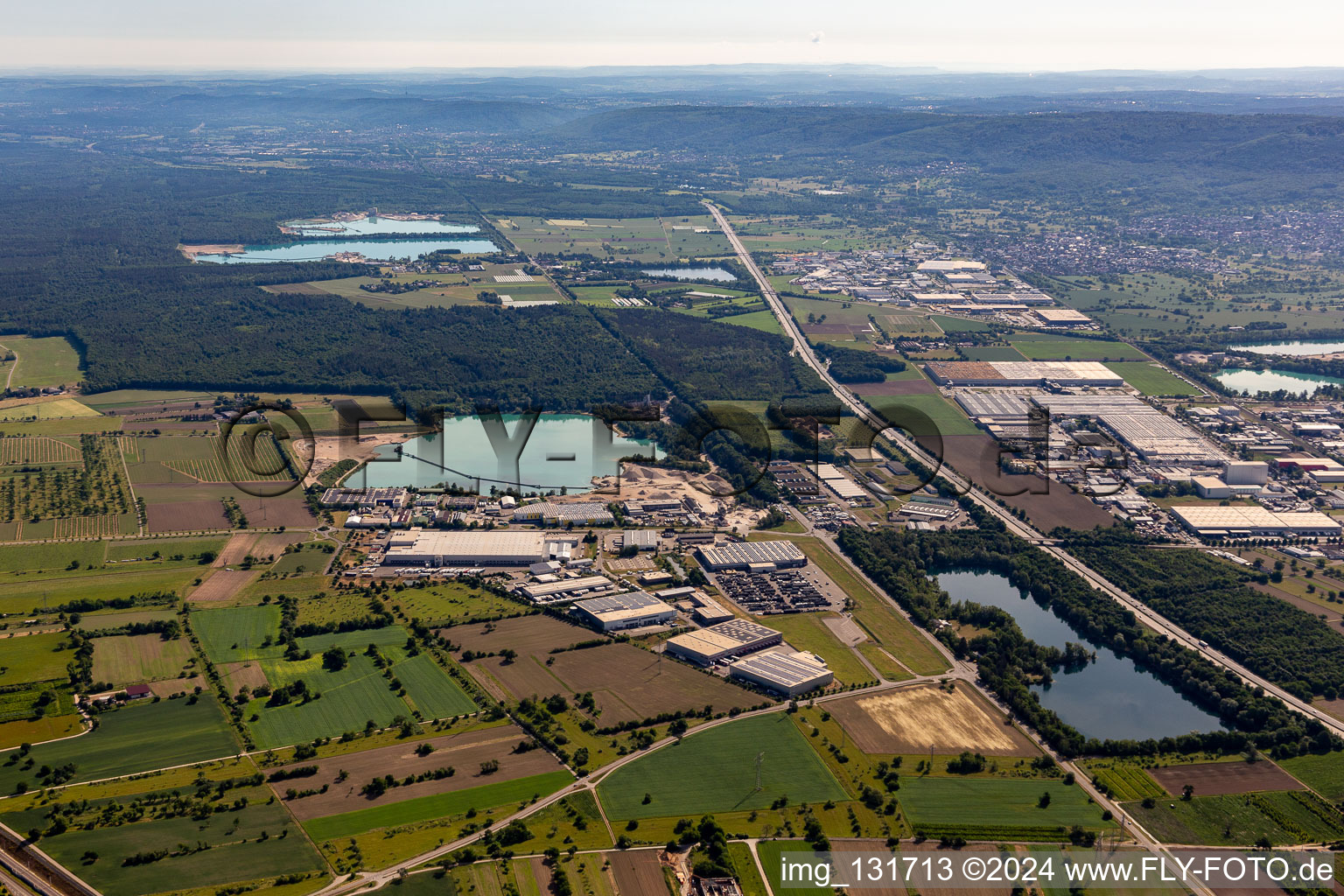 Vue aérienne de Entrepôt central Lidl Bietigheim à Bietigheim dans le département Bade-Wurtemberg, Allemagne