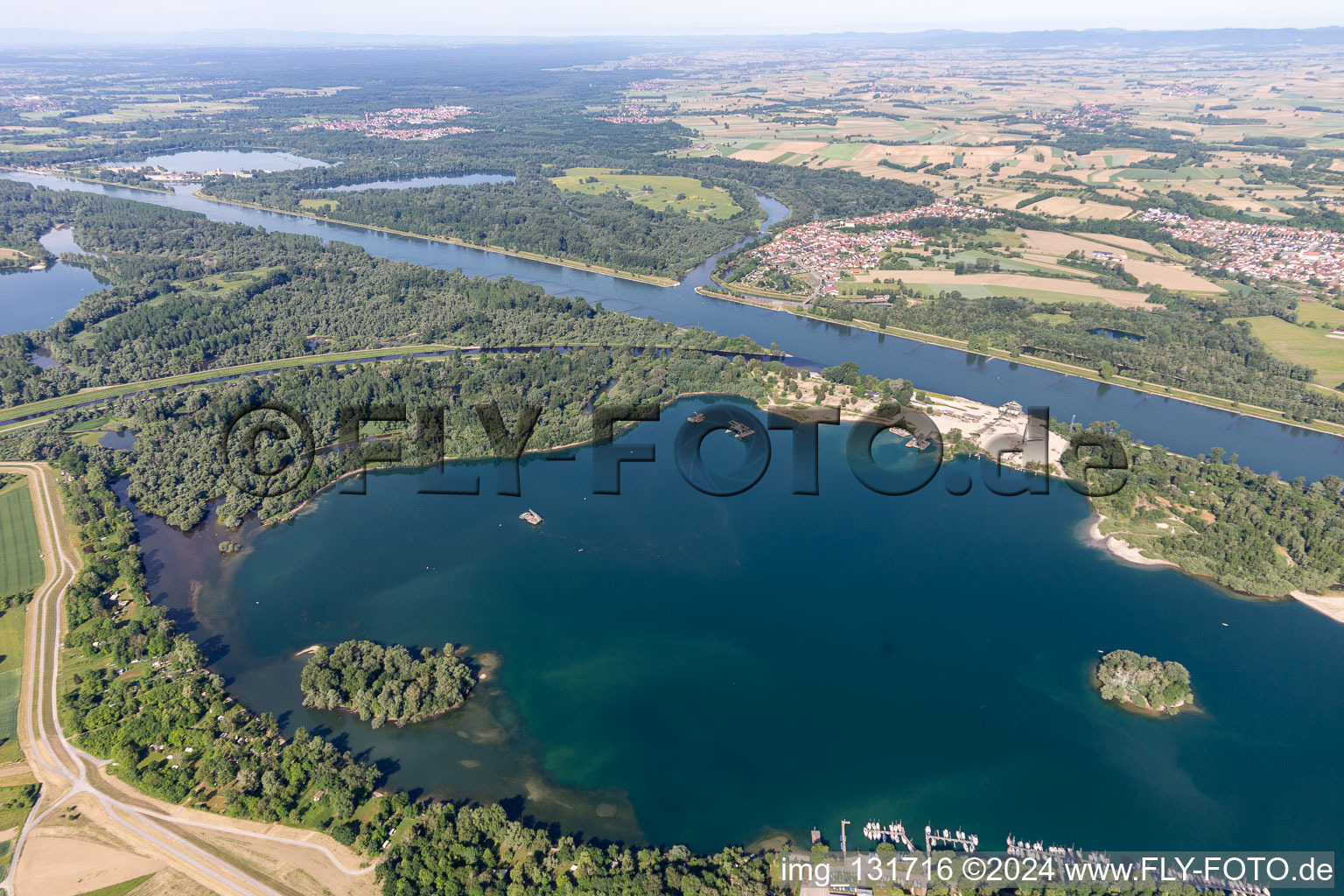 Vue aérienne de Canal d'or à Steinmauern dans le département Bade-Wurtemberg, Allemagne