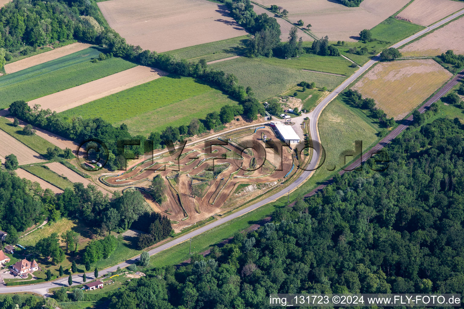 Vue aérienne de Moto-club de Mothern à Mothern dans le département Bas Rhin, France