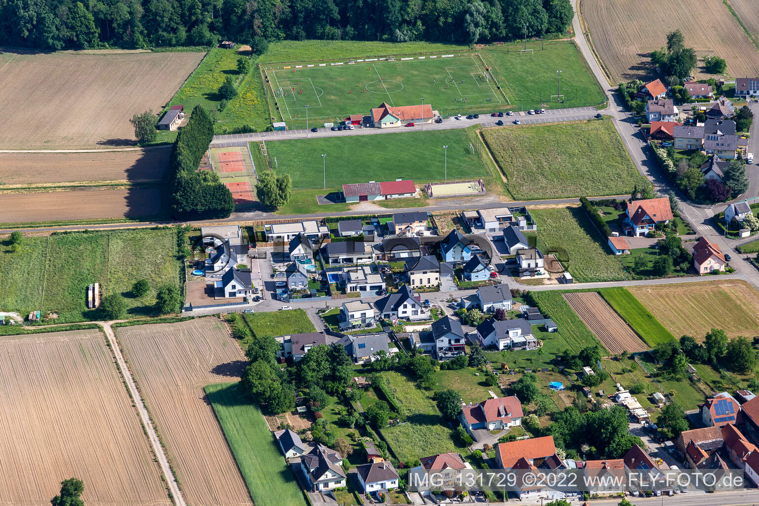 Vue aérienne de Rue Allmend à Niederlauterbach dans le département Bas Rhin, France