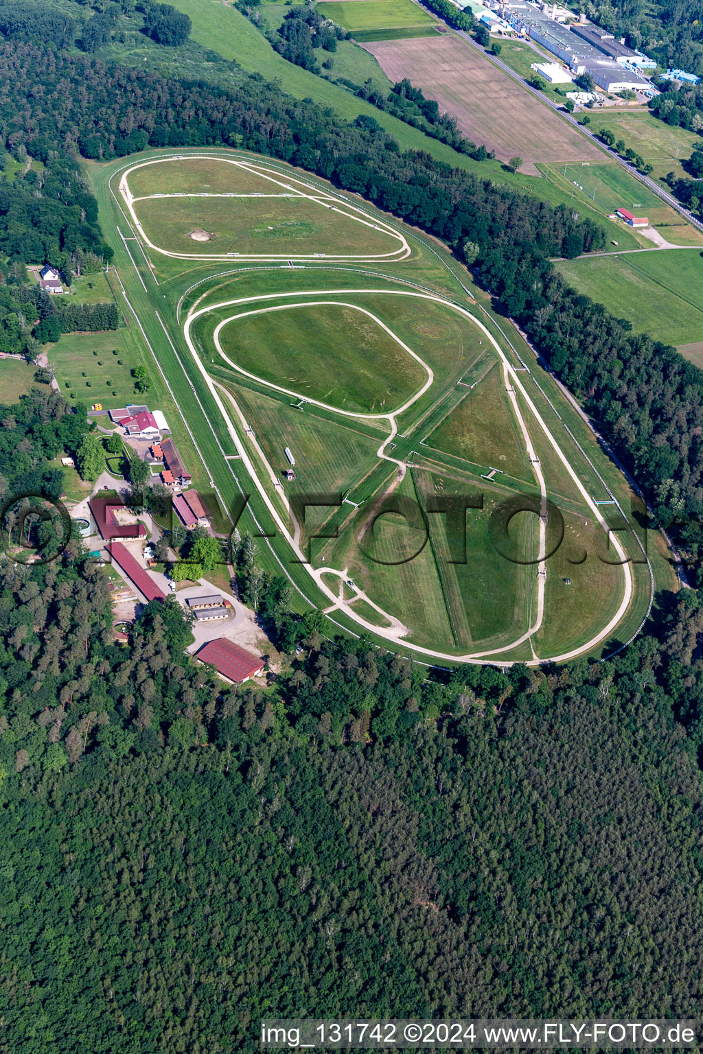 Photographie aérienne de Hippodrome de la hardt Soc Races De Wissembourg à le quartier Altenstadt in Wissembourg dans le département Bas Rhin, France