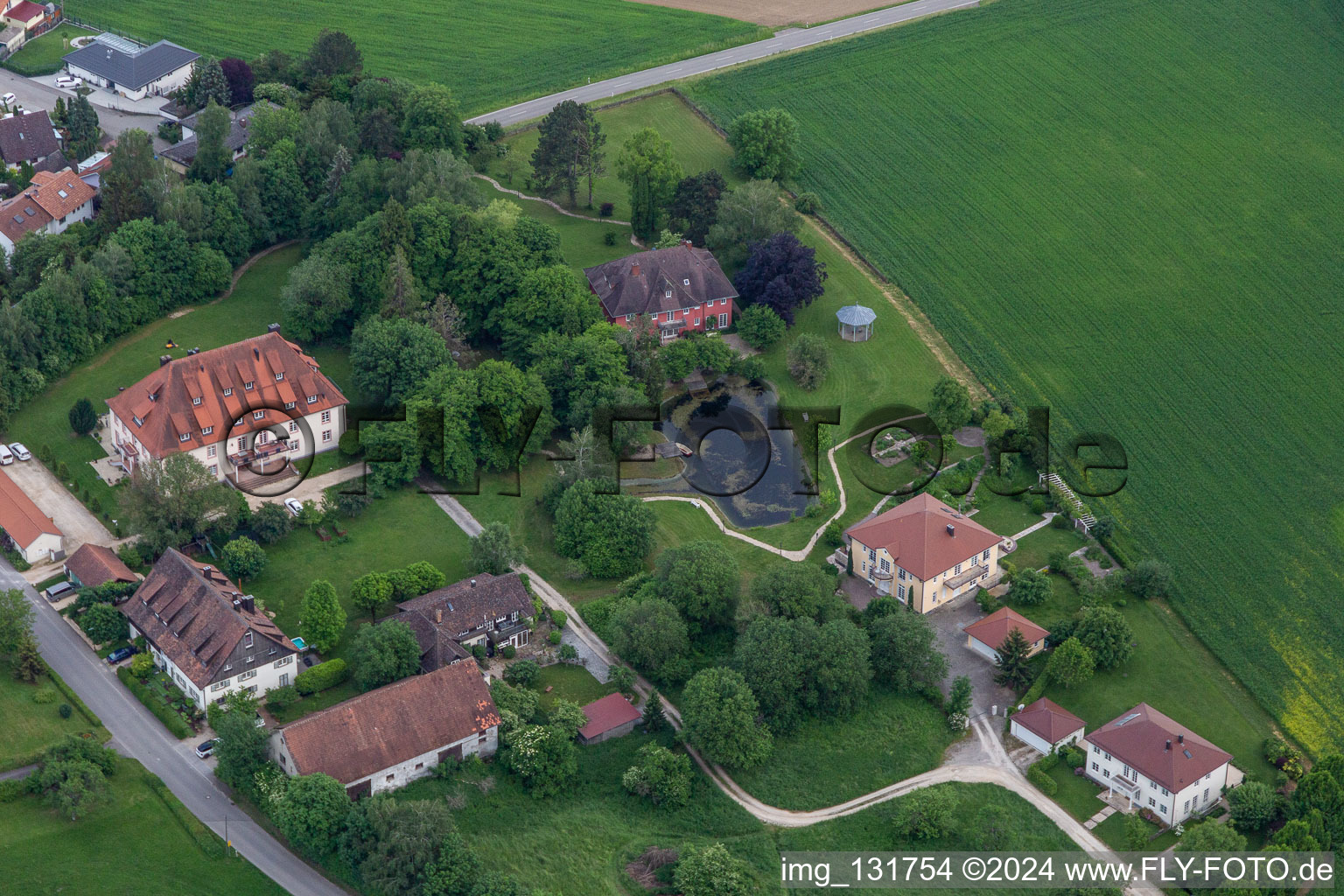 Vue aérienne de Schlossallee, K & R Mittelstandsholding GmbH à le quartier Homberg in Eigeltingen dans le département Bade-Wurtemberg, Allemagne