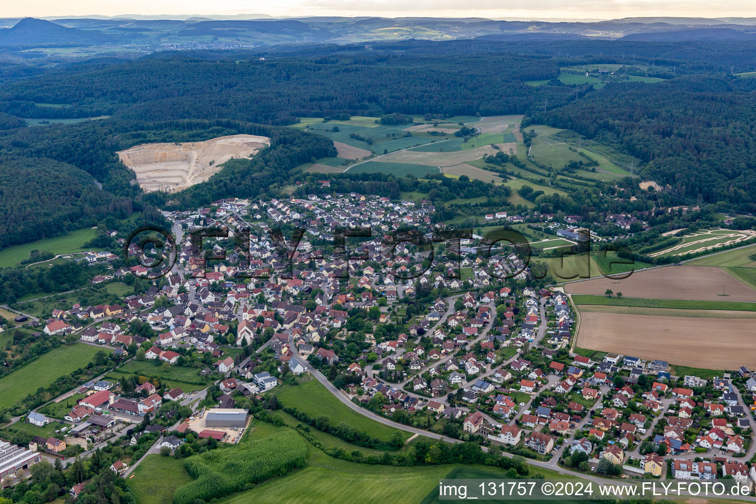 Vue aérienne de Eigeltingen dans le département Bade-Wurtemberg, Allemagne