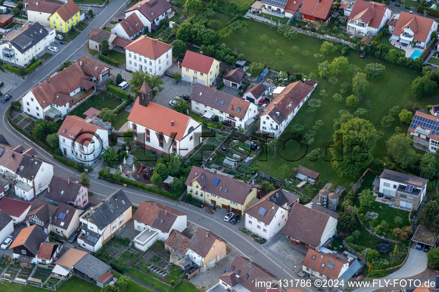 Vue aérienne de Sainte Agathe à le quartier Hausen an der Aach in Singen dans le département Bade-Wurtemberg, Allemagne