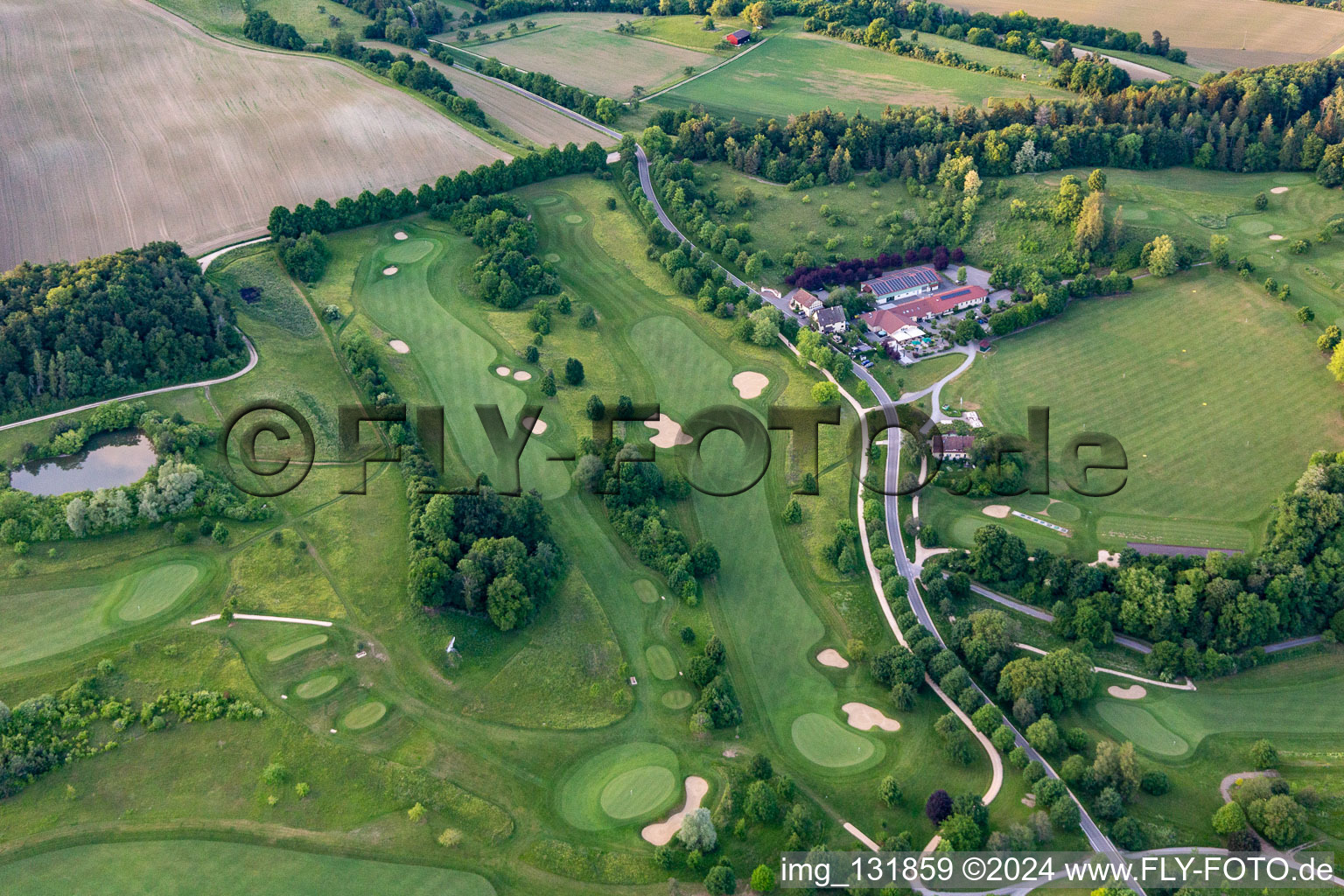 Photographie aérienne de Le Country Club Schloss Langenstein - Le parcours de golf au bord du lac de Constance à Orsingen-Nenzingen dans le département Bade-Wurtemberg, Allemagne