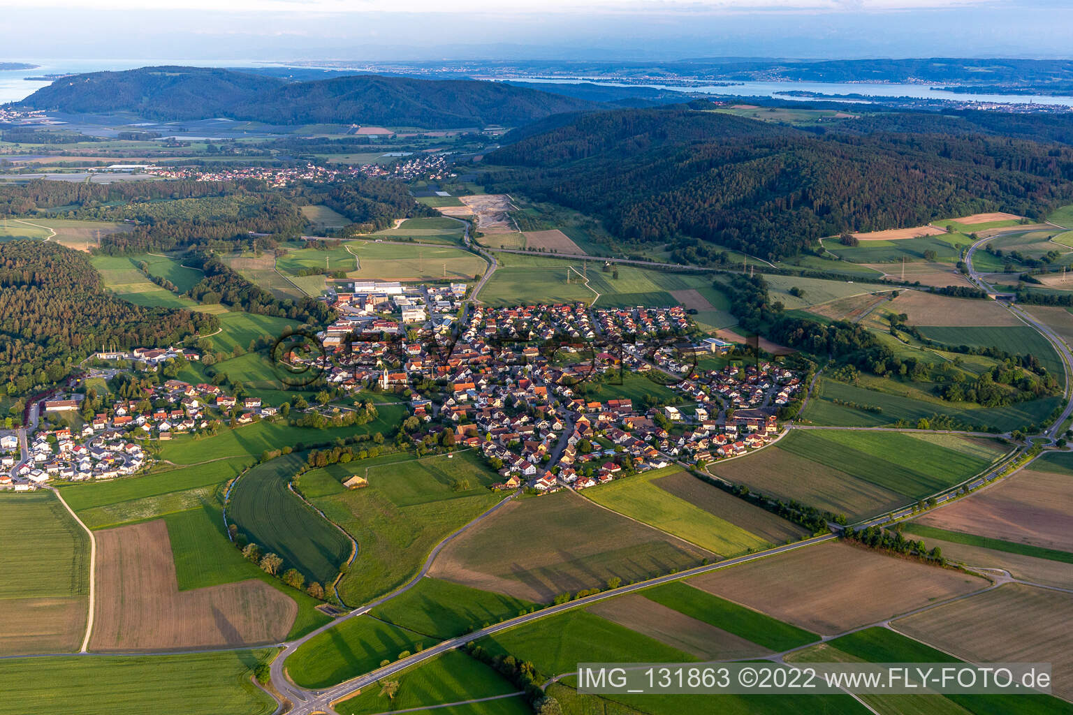 Vue aérienne de Orsingen à Orsingen-Nenzingen dans le département Bade-Wurtemberg, Allemagne