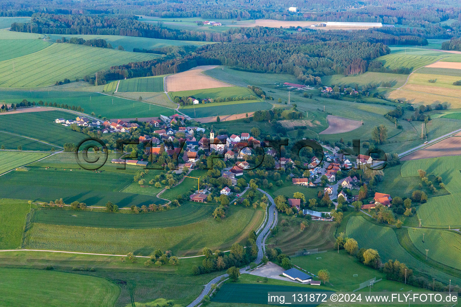 Vue aérienne de Quartier Mainwangen in Mühlingen dans le département Bade-Wurtemberg, Allemagne