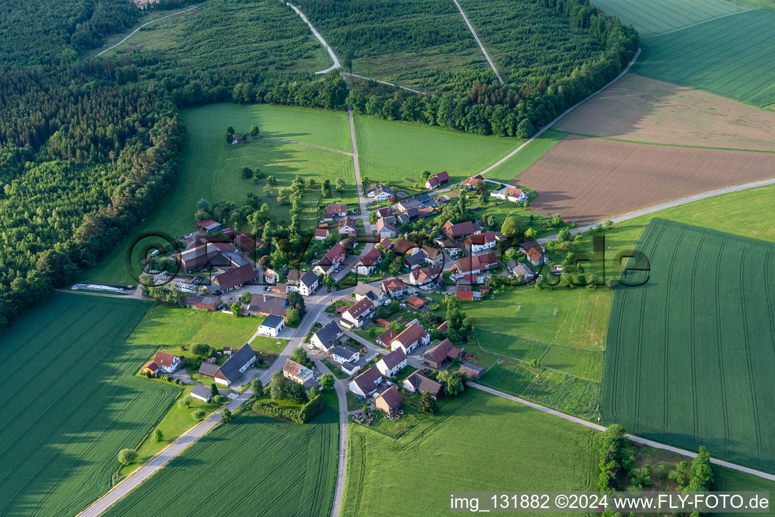 Vue aérienne de Chapelle à Wald dans le département Bade-Wurtemberg, Allemagne