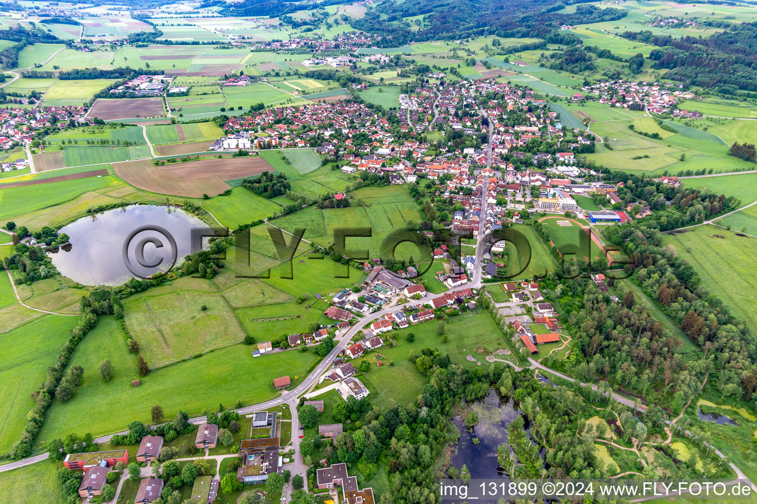 Vue aérienne de Wilhelmsdorf dans le département Bade-Wurtemberg, Allemagne