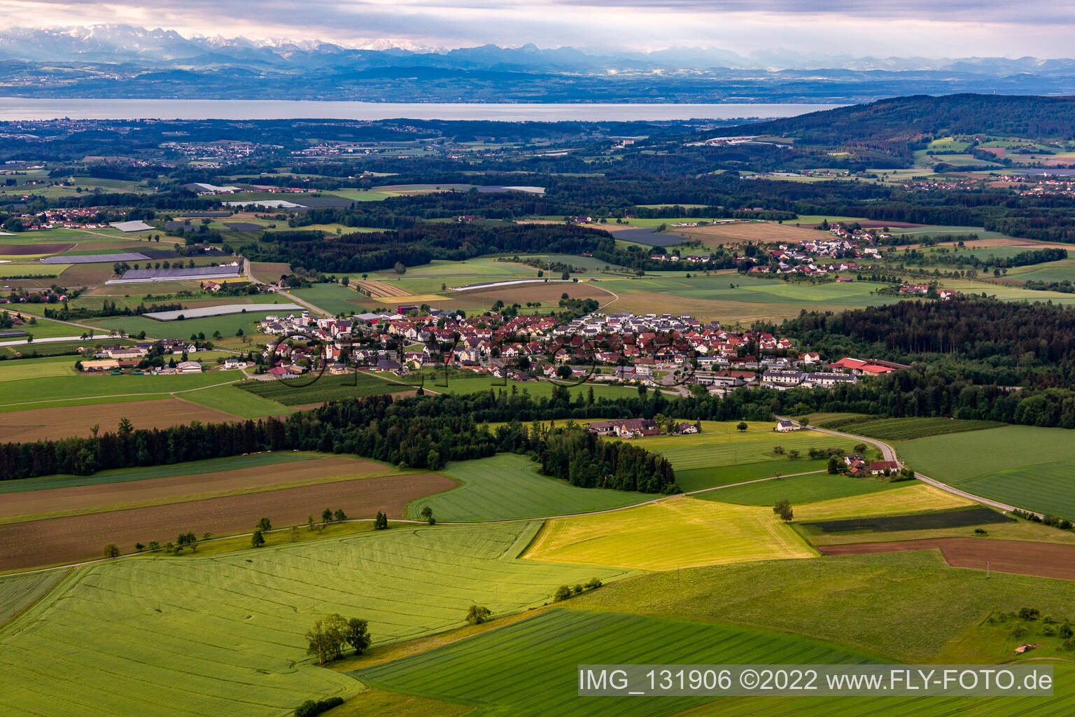 Vue aérienne de Baumgarten à Horgenzell dans le département Bade-Wurtemberg, Allemagne