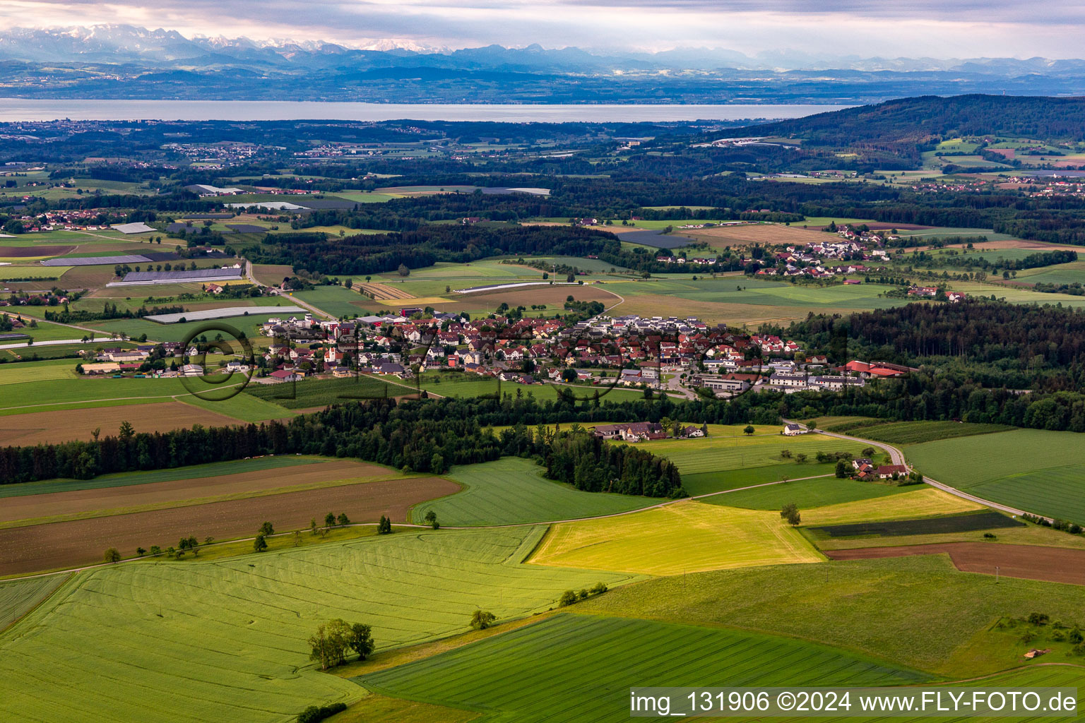 Vue aérienne de Baumgarten à Horgenzell dans le département Bade-Wurtemberg, Allemagne