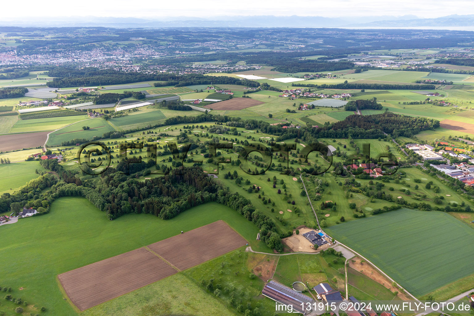 Vue aérienne de Terrain de golf Ravensburg à le quartier Schmalegg in Ravensburg dans le département Bade-Wurtemberg, Allemagne