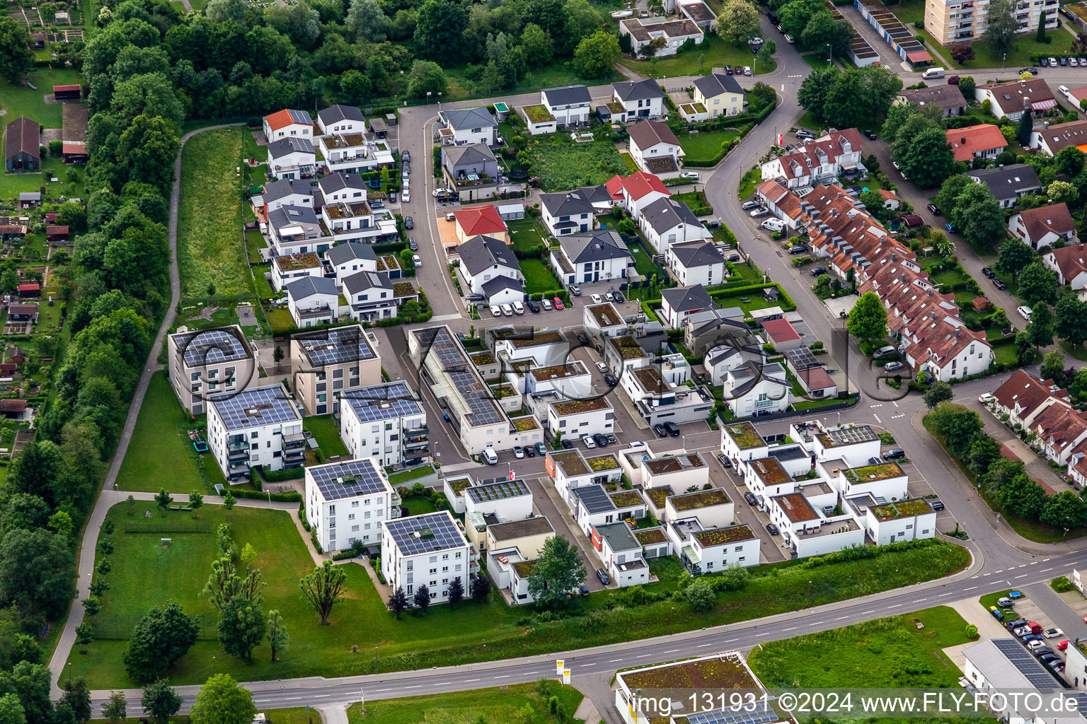 Vue aérienne de Burach, Künstr à Weingarten bei Ravensburg dans le département Bade-Wurtemberg, Allemagne