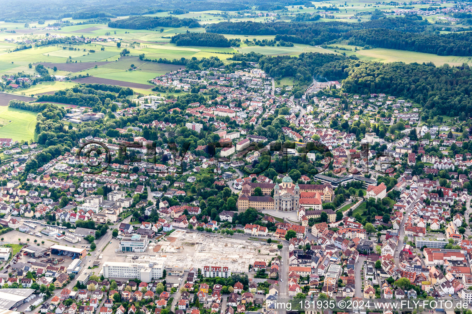 Vue aérienne de Basilique Saint-Martin à Weingarten bei Ravensburg dans le département Bade-Wurtemberg, Allemagne