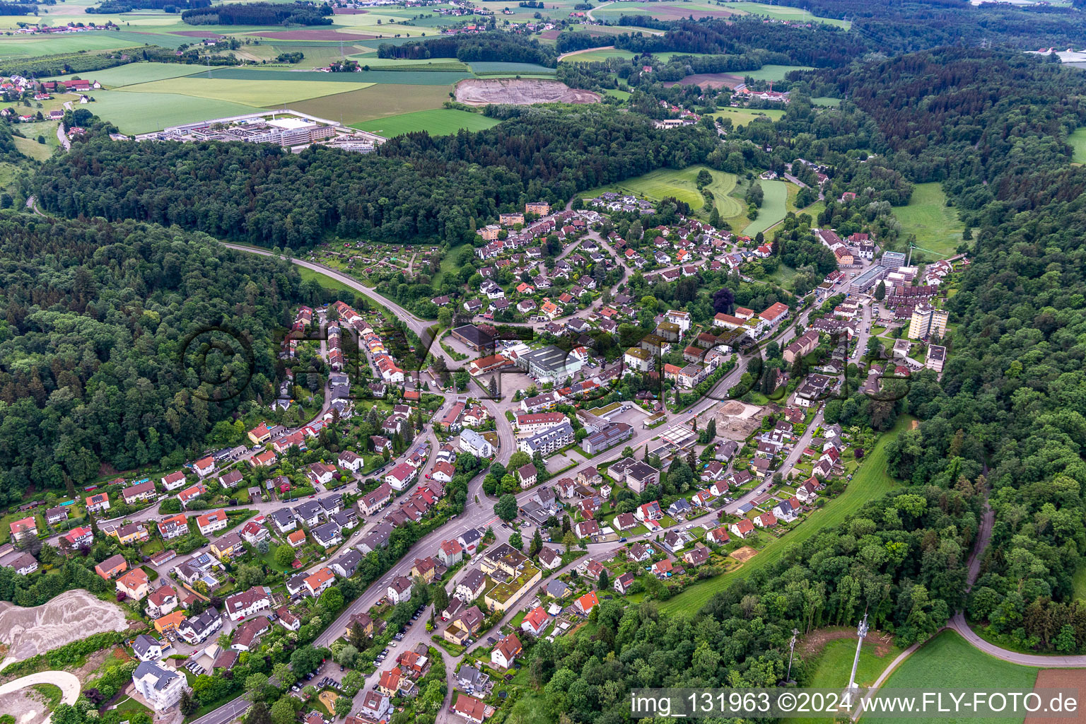 Vue aérienne de Holbeinstrasse et établissement pénitentiaire à Ravensburg dans le département Bade-Wurtemberg, Allemagne