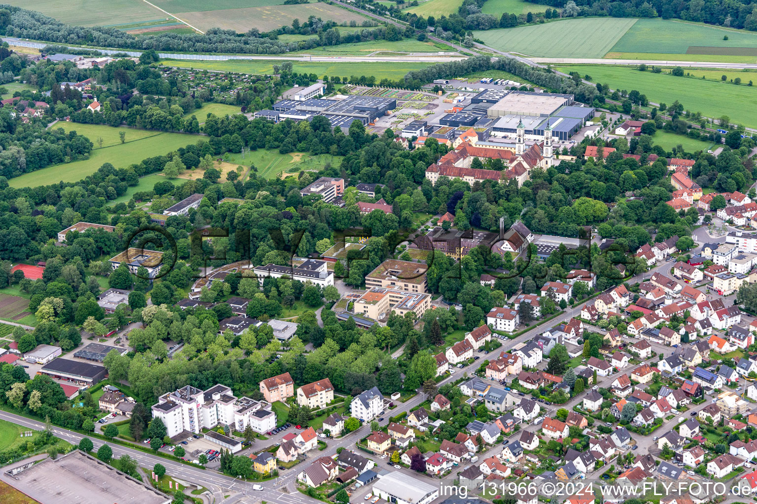 Vue aérienne de Saint-Pierre et Paul, NDT Sud Wurtemberg, Département de neurologie de l'hôpital Weissenau à le quartier Weißenau in Ravensburg dans le département Bade-Wurtemberg, Allemagne